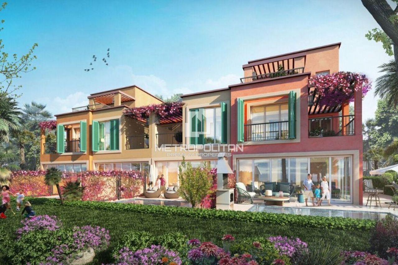 Townhouse in Dubai, UAE, 303 m² - picture 1