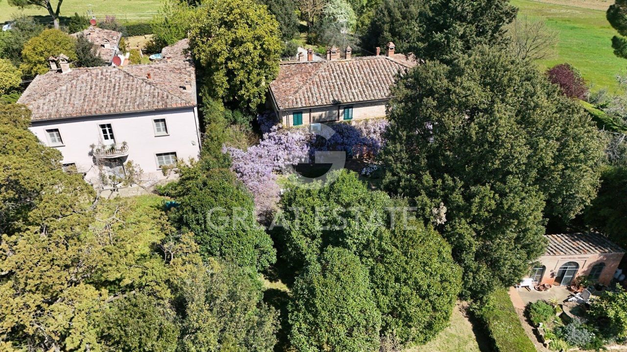 House in Foiano della Chiana, Italy, 755.95 m² - picture 2