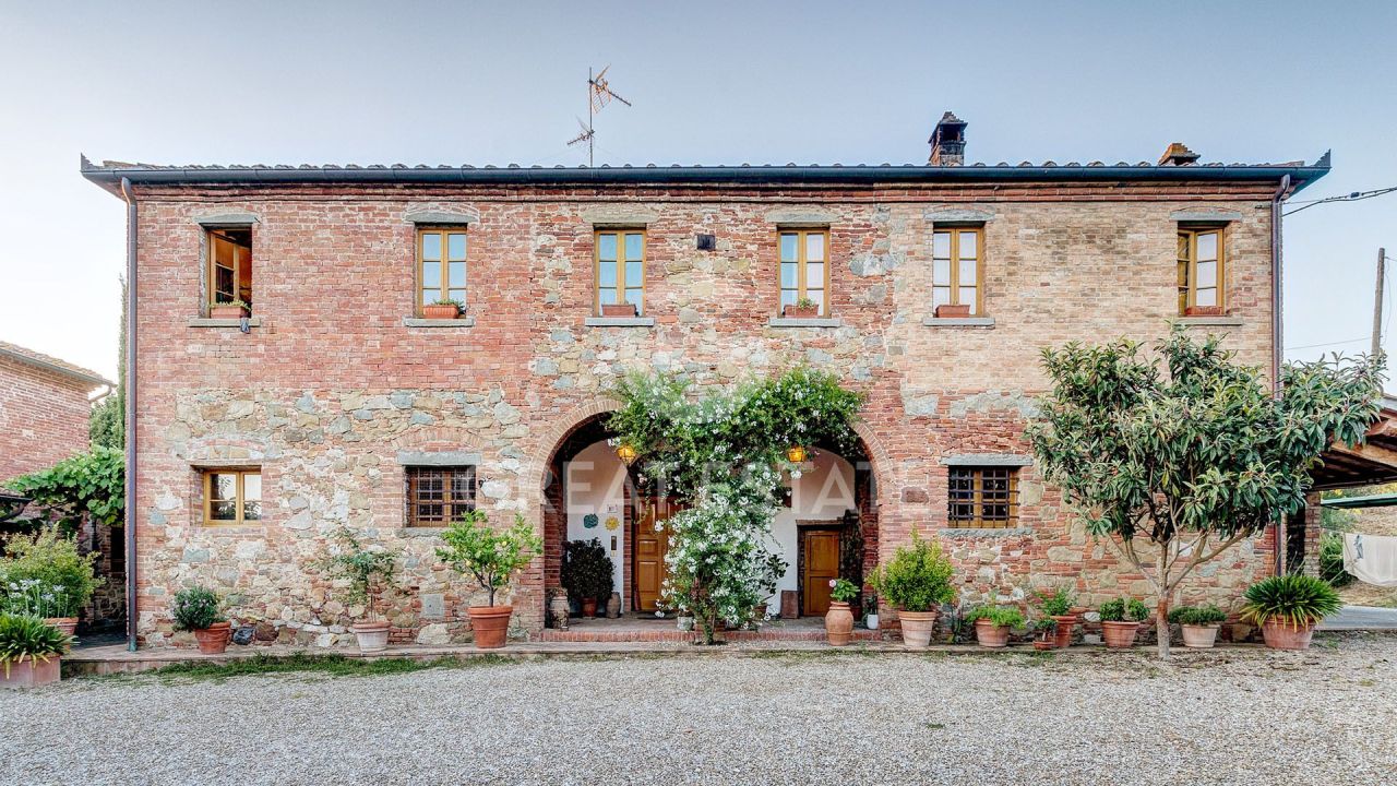 Maison à Foiano della Chiana, Italie, 484 m² - image 2