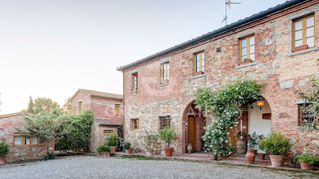 Maison à Foiano della Chiana, Italie, 484 m² - image 3