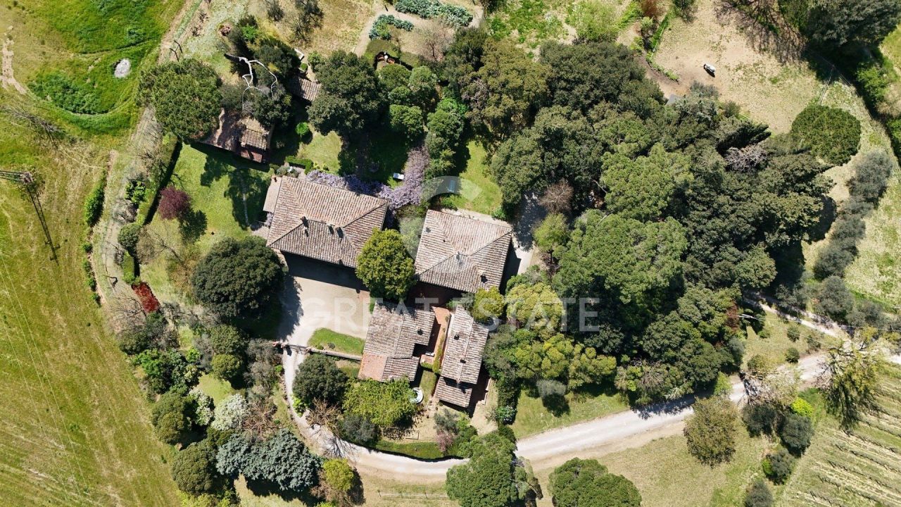 House in Foiano della Chiana, Italy, 755.95 m² - picture 3