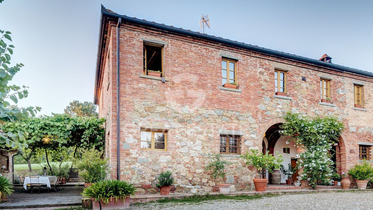 Maison à Foiano della Chiana, Italie, 484 m² - image 4