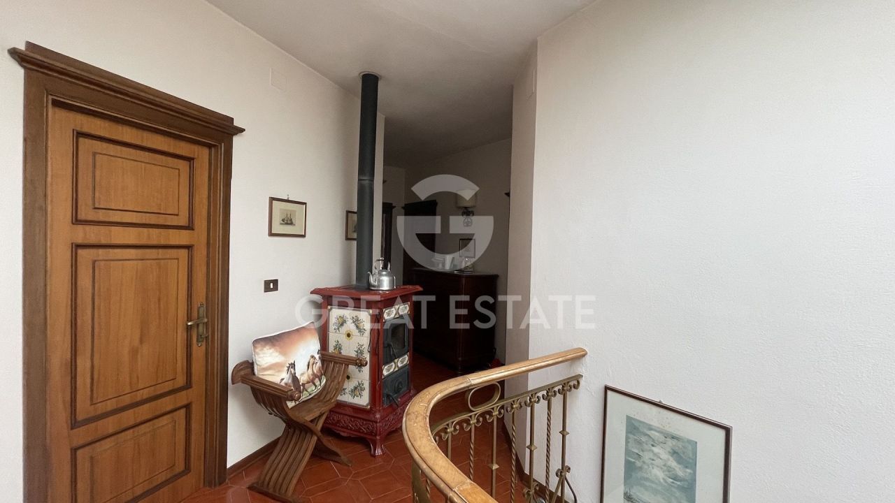 Appartamenti a Castelnuovo, Italia, 244.8 m² - foto 8