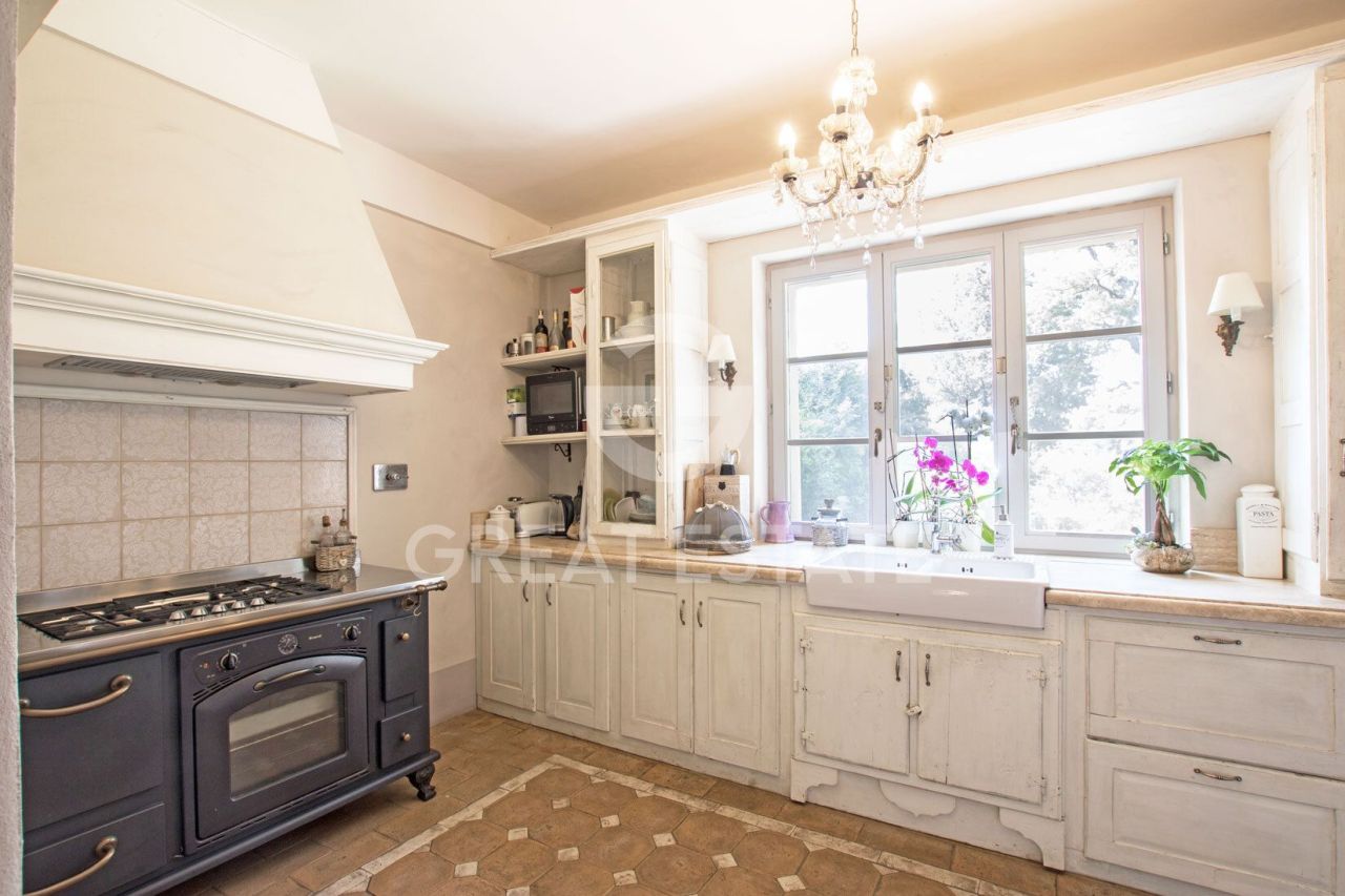 House in Foiano della Chiana, Italy, 755.95 m² - picture 11