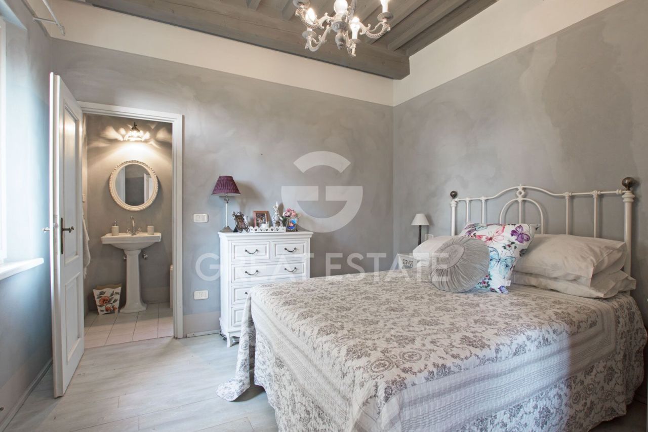 House in Foiano della Chiana, Italy, 755.95 m² - picture 14