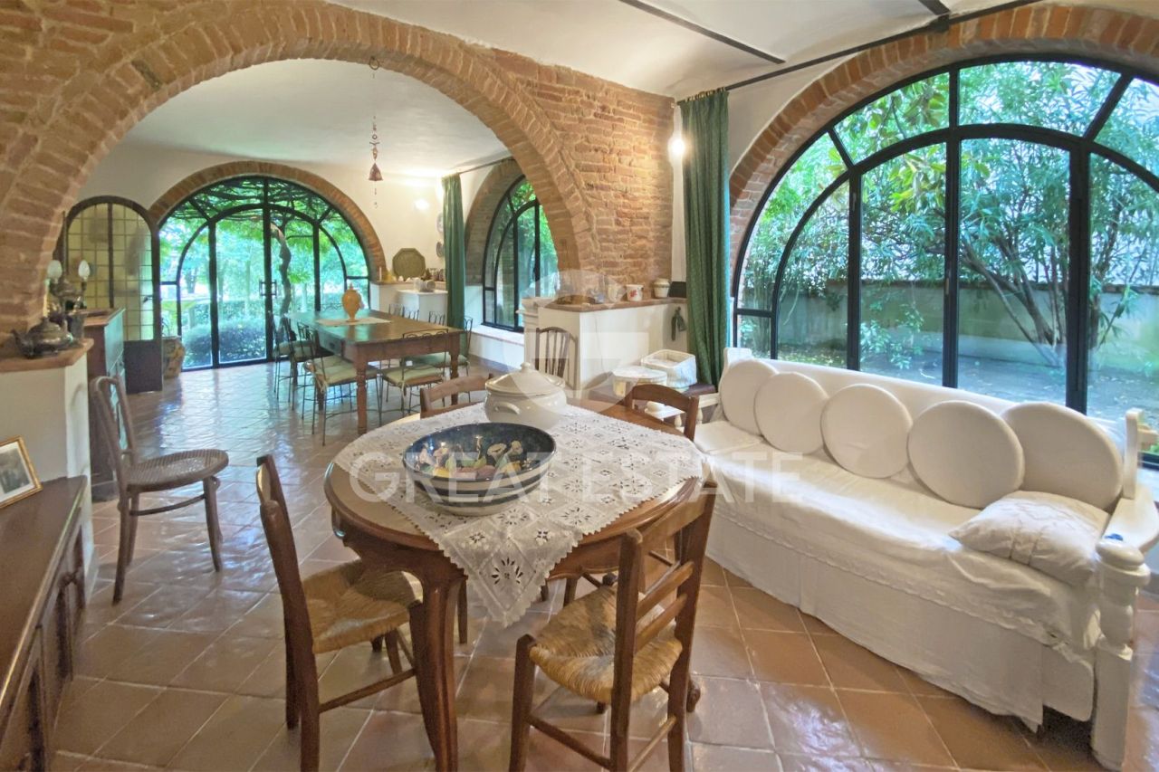 House in Foiano della Chiana, Italy, 755.95 m² - picture 15