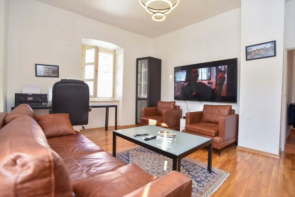 Piso en Budva, Montenegro, 86 m² - imagen 1