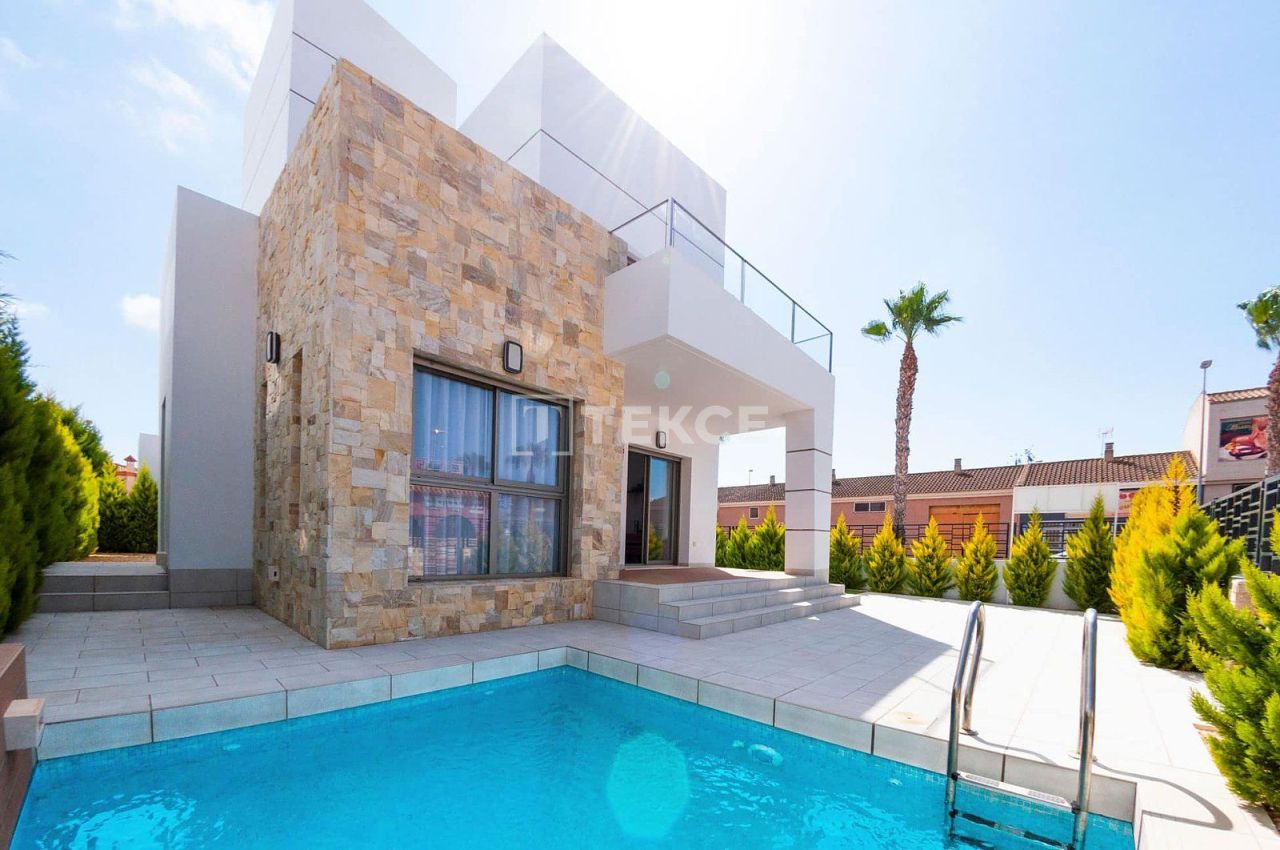 Villa in Los Alcazares, Spain, 194 m² - picture 1