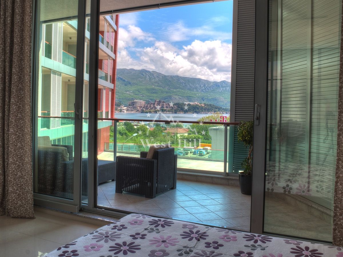 Apartment in Budva, Montenegro, 94 m² - picture 1