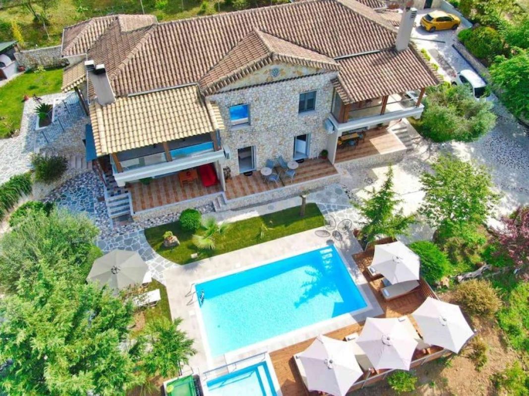 House on Ionian Islands, Greece, 340 m² - picture 1
