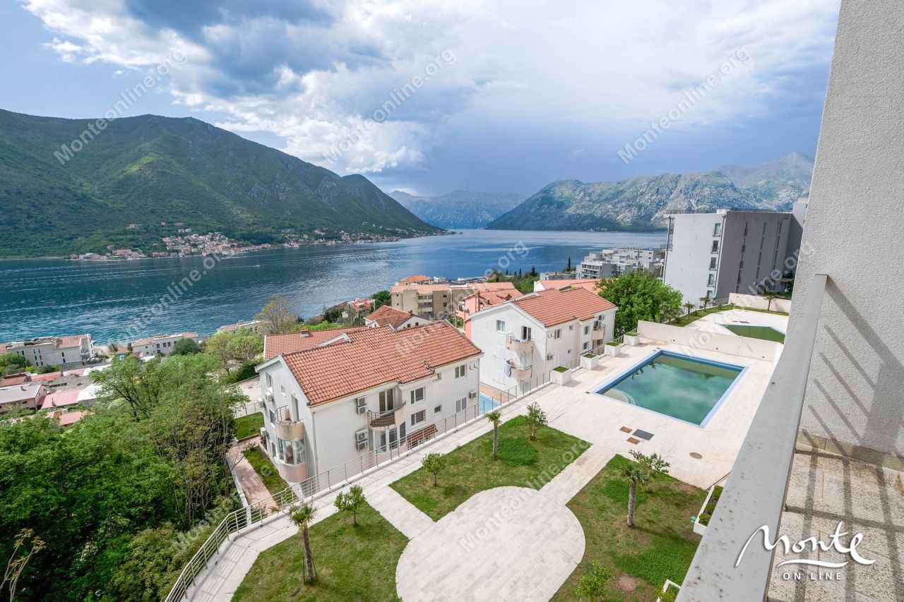 Flat in Kotor, Montenegro, 103 m² - picture 1