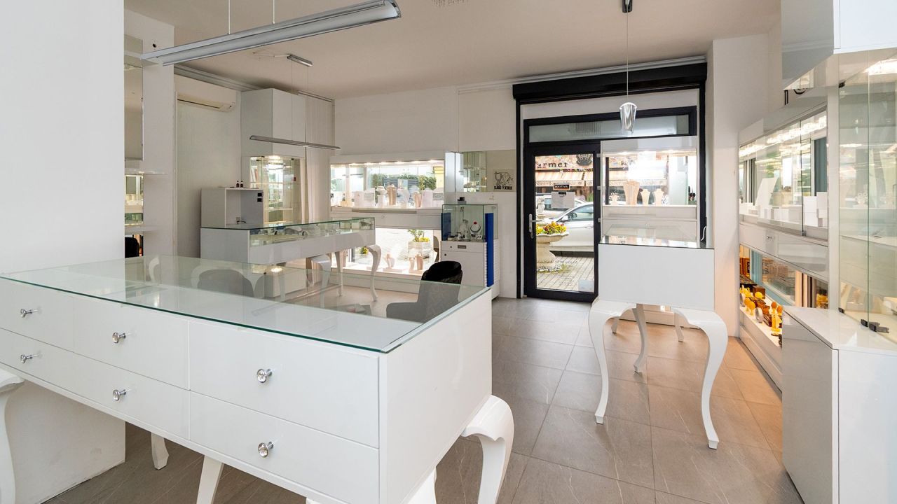 Boutique à Hévíz, Hongrie, 80 m² - image 8