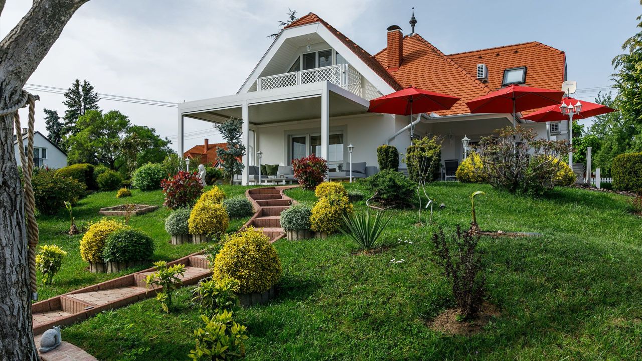 Casa en Vonyarcvashegy, Hungría, 174 m² - imagen 1