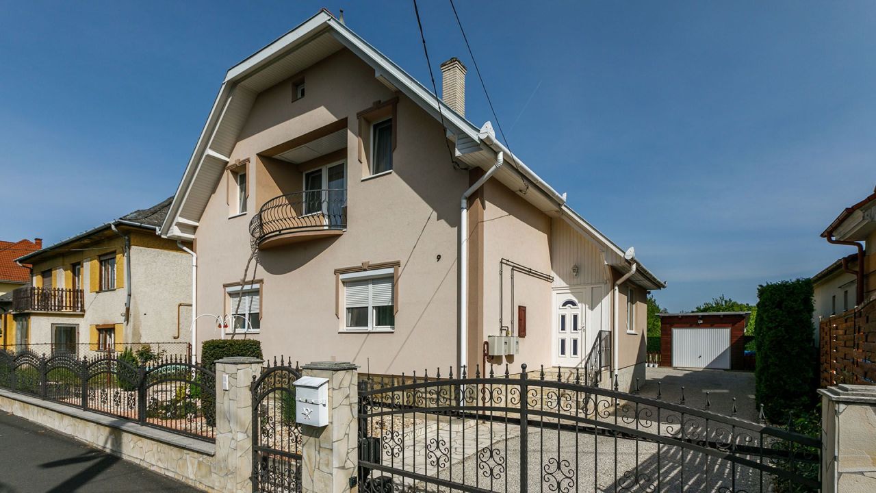 Maison à Keszthely, Hongrie, 120 m² - image 1