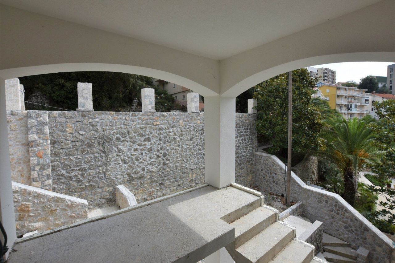 Villa à Becici, Monténégro, 470 m² - image 10