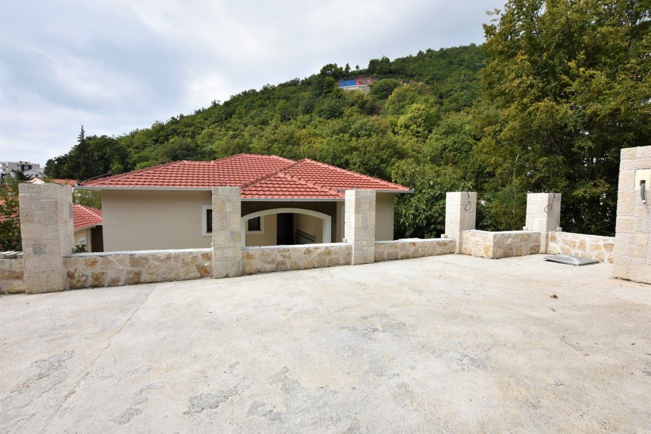 Villa à Becici, Monténégro, 470 m² - image 4