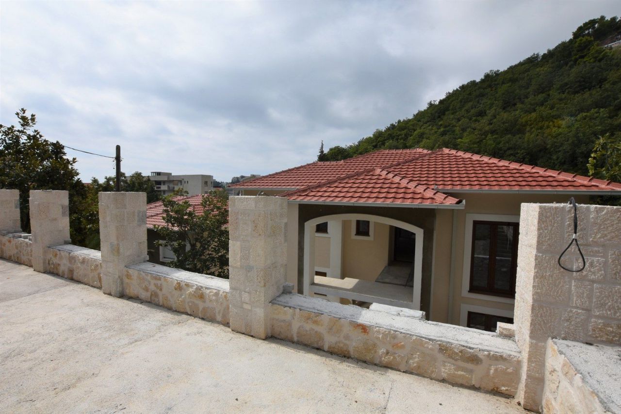 Villa à Becici, Monténégro, 470 m² - image 5