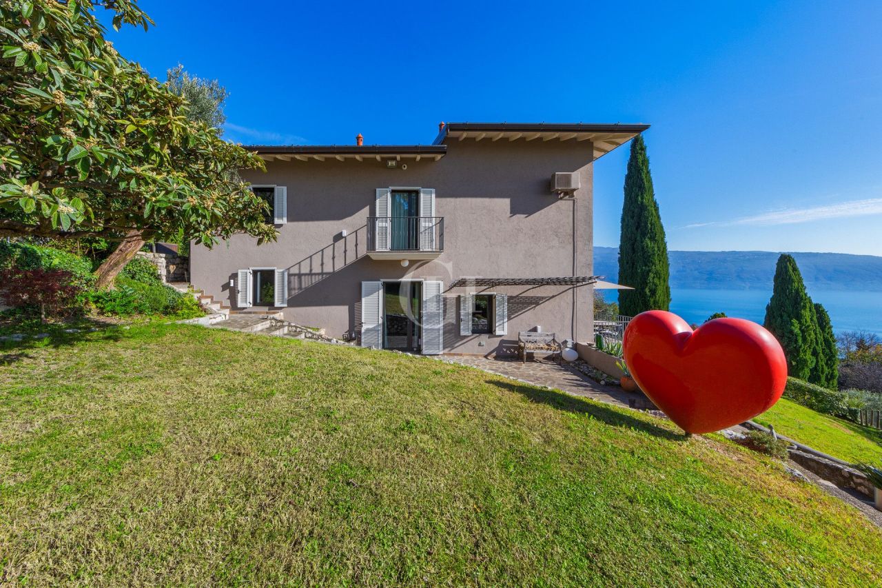 Villa por Lago de Garda, Italia, 280 m² - imagen 3