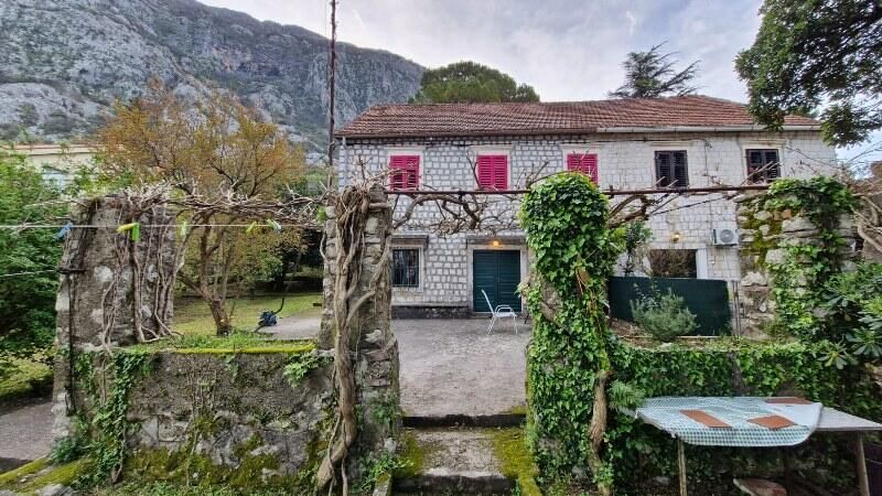 Casa en Dobrota, Montenegro, 70 m² - imagen 1