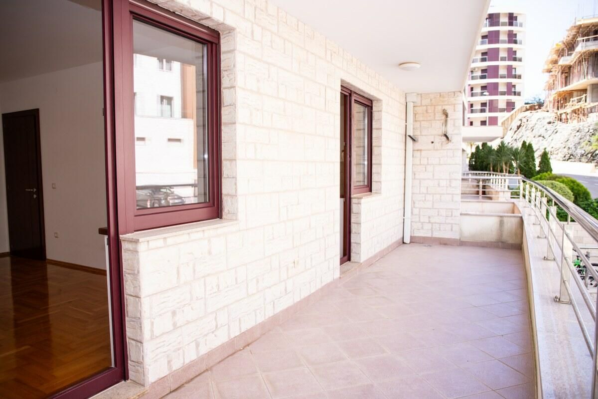 Appartement à Becici, Monténégro, 62 m² - image 1