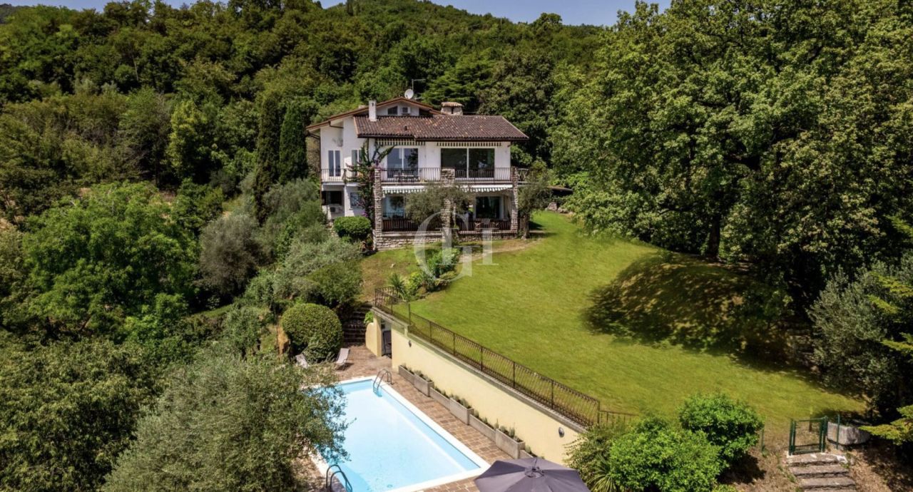 Villa por Lago de Garda, Italia, 500 m² - imagen 9