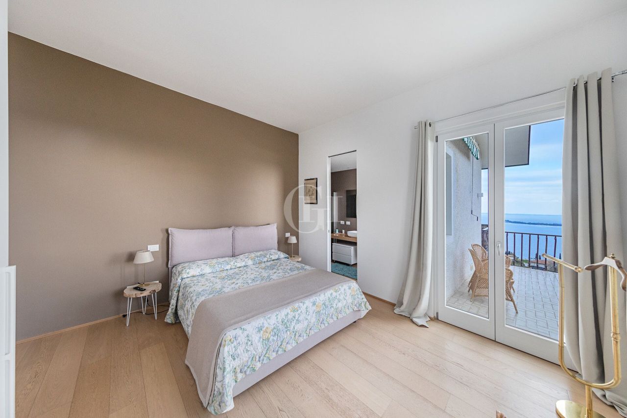 Villa por Lago de Garda, Italia, 500 m² - imagen 11
