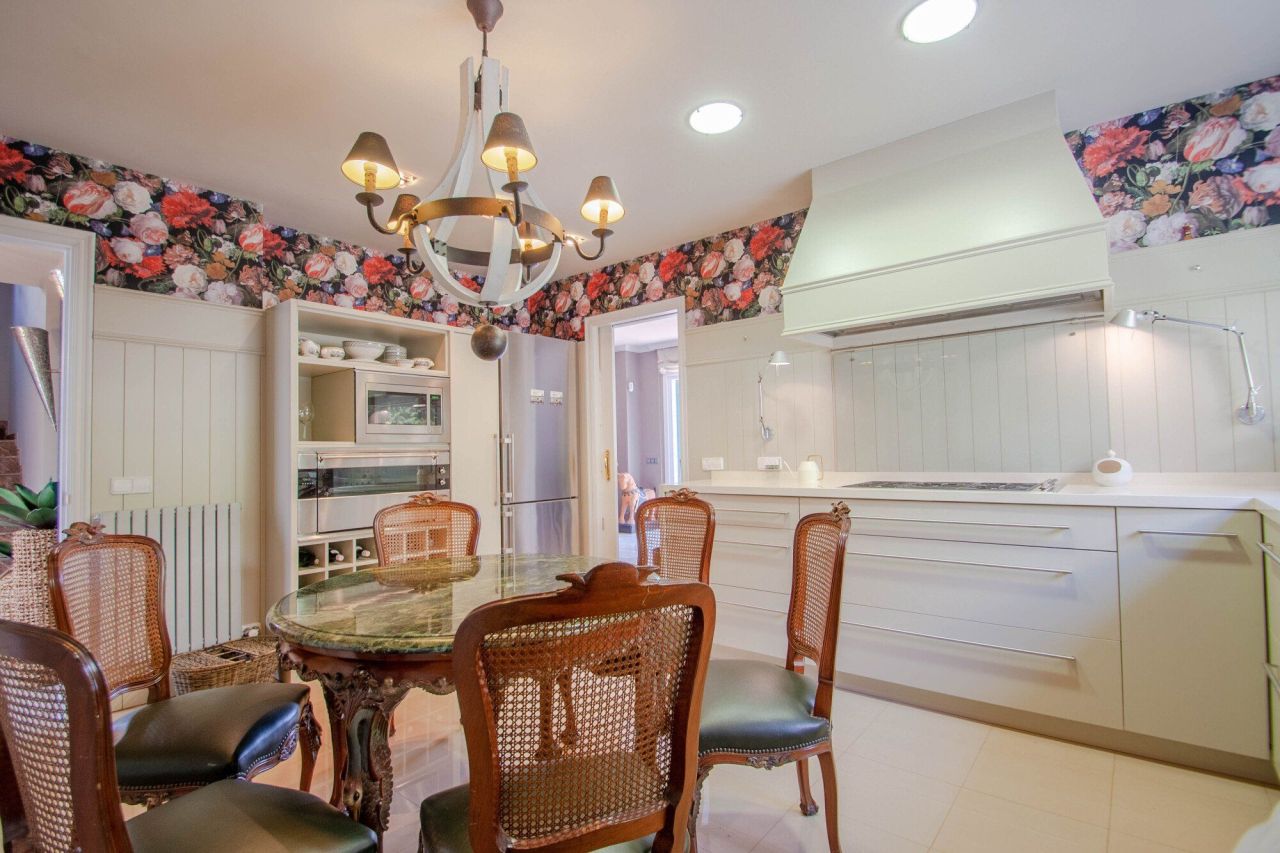 Maison à Sant Vicenc de Montalt, Espagne, 385 m² - image 15