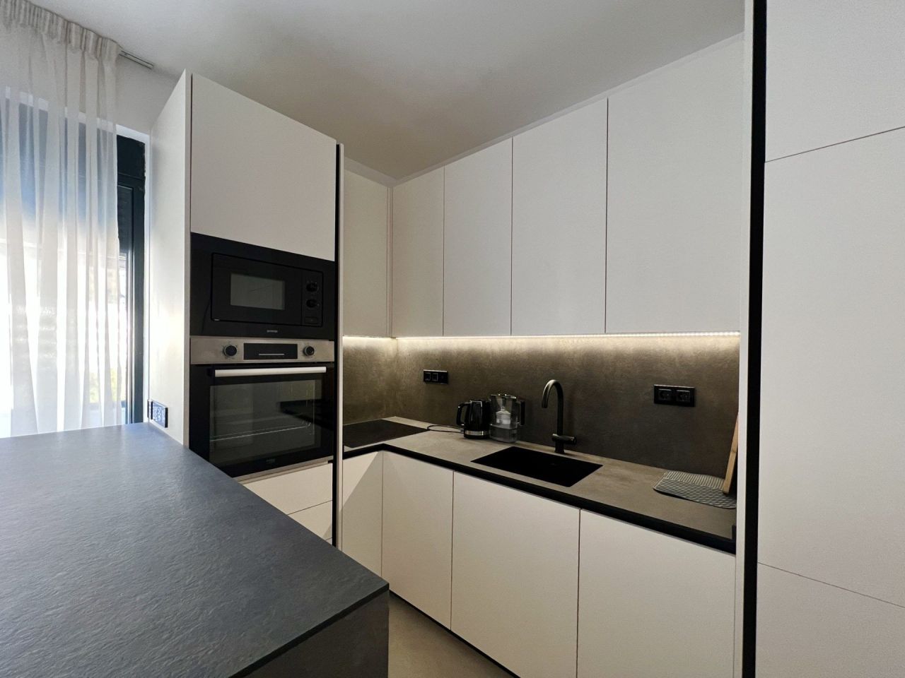 Piso en Tivat, Montenegro, 147 m² - imagen 18