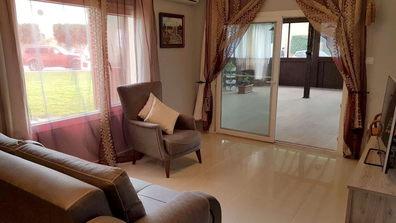 Penthouse in Famagusta, Cyprus, 180 m² - picture 1