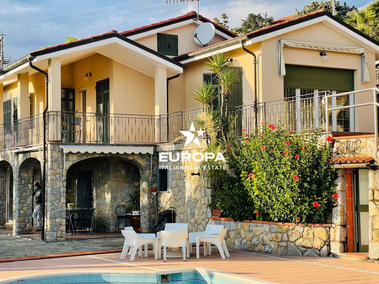 Villa à Bordighera, Italie, 570 m² - image 1