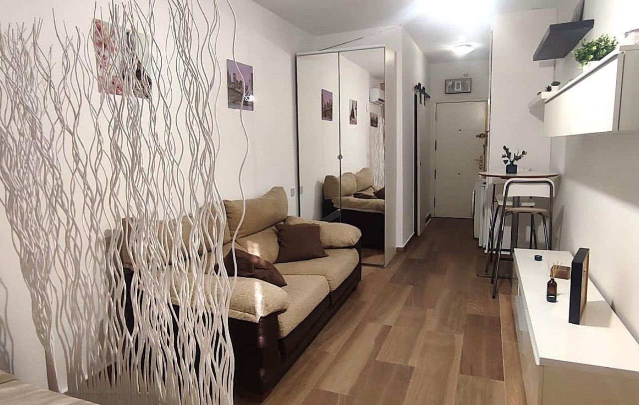 Studio in Torrevieja, Spain, 27 m² - picture 3