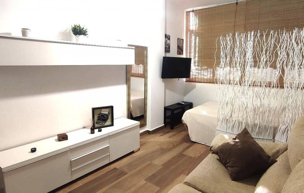 Studio in Torrevieja, Spain, 27 m² - picture 1