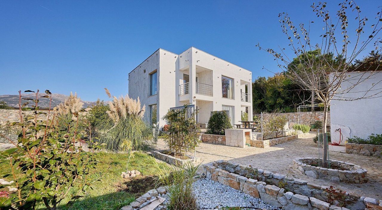 Villa à Krimovica, Monténégro, 200 m² - image 1
