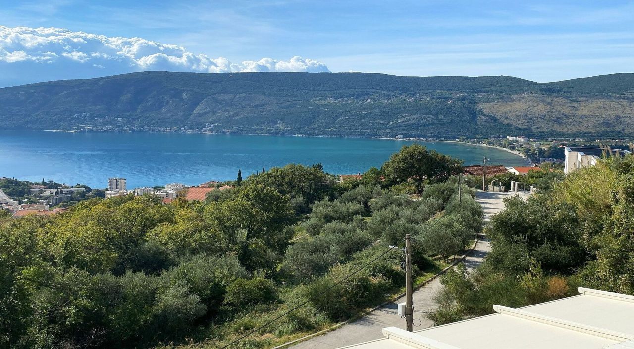 Piso en Herceg-Novi, Montenegro, 132 m² - imagen 13