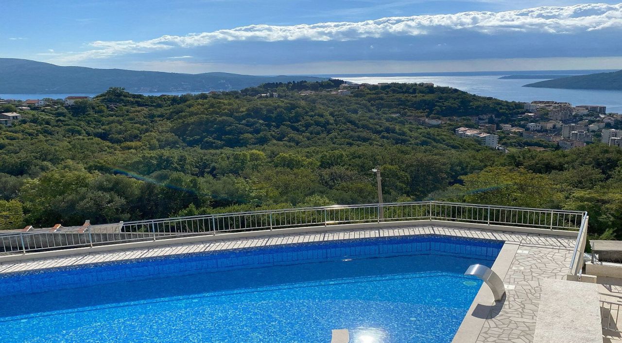 Piso en Herceg-Novi, Montenegro, 132 m² - imagen 5