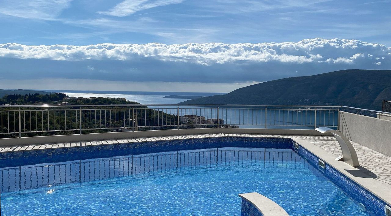 Piso en Herceg-Novi, Montenegro, 132 m² - imagen 6