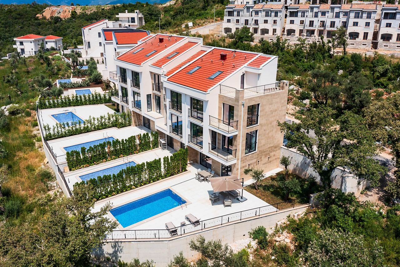 Stadthaus in Blizikuce, Montenegro, 220 m² - Foto 1