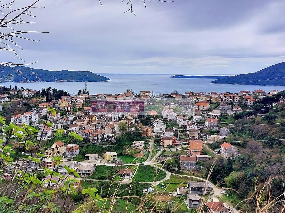 Villa à Herceg-Novi, Monténégro, 80 m² - image 1