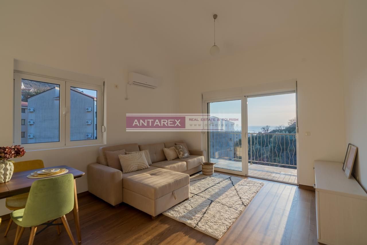 Appartement à Przno, Monténégro, 60 m² - image 1