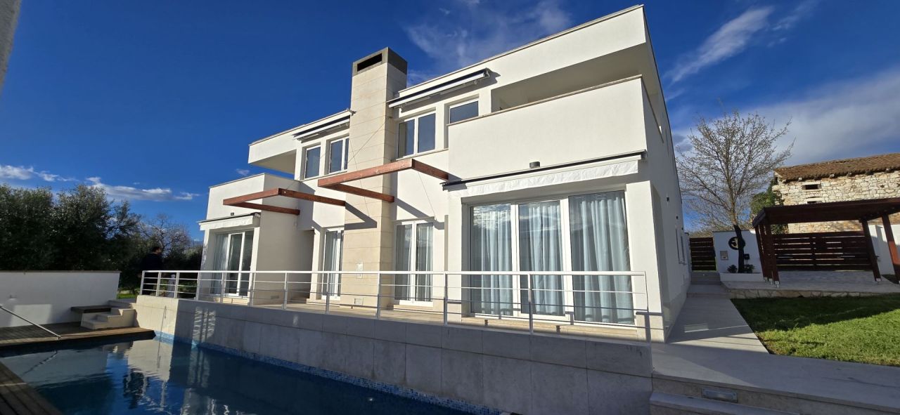 Villa in Poreč, Kroatien, 400 m² - Foto 1
