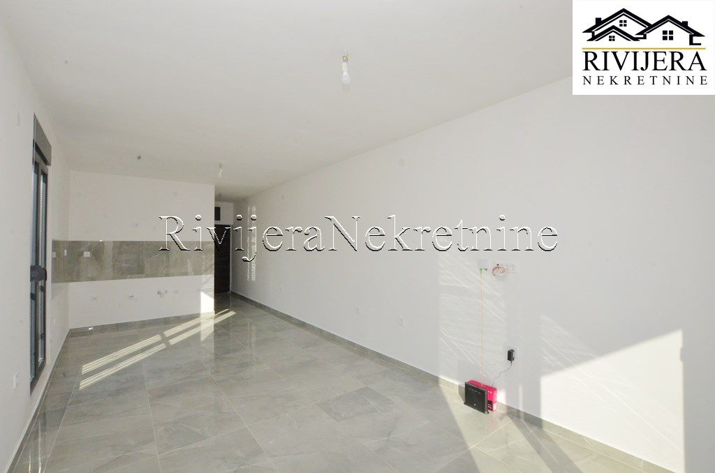 Flat in Herceg-Novi, Montenegro, 45 m² - picture 3