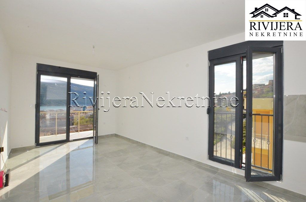 Flat in Herceg-Novi, Montenegro, 45 m² - picture 4