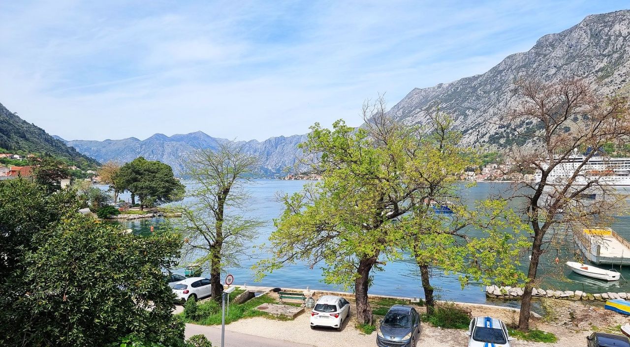 Wohnung in Kotor, Montenegro, 115 m² - Foto 1