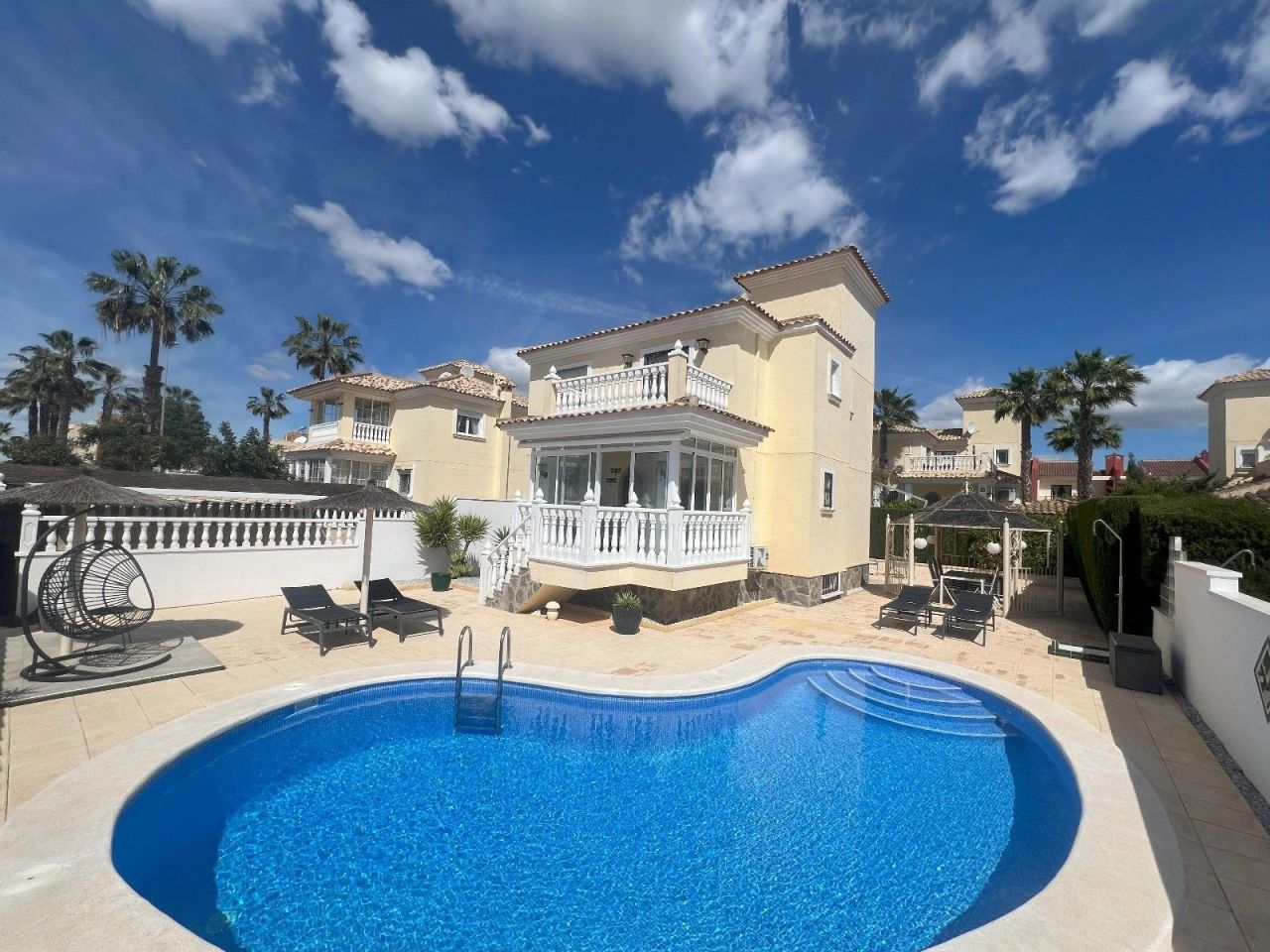 Villa à Guardamar del Segura, Espagne, 150 m² - image 1