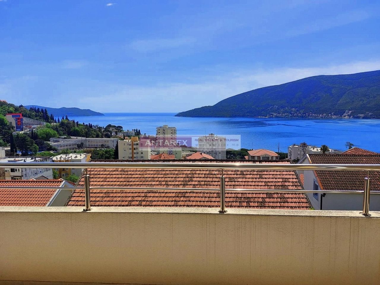 Apartment in Herceg-Novi, Montenegro, 91 m² - Foto 1