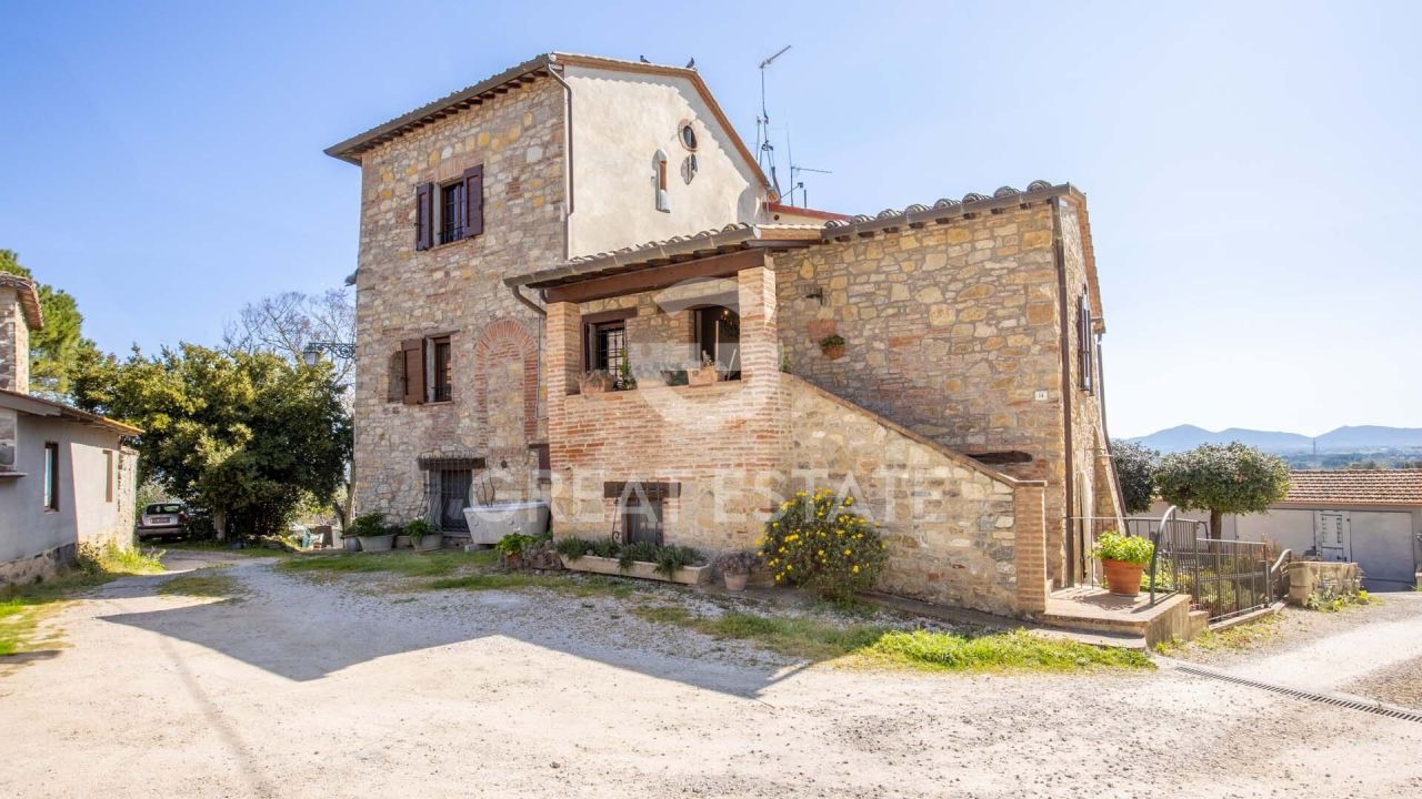 Maison à Castiglione del Lago, Italie, 222.05 m² - image 1