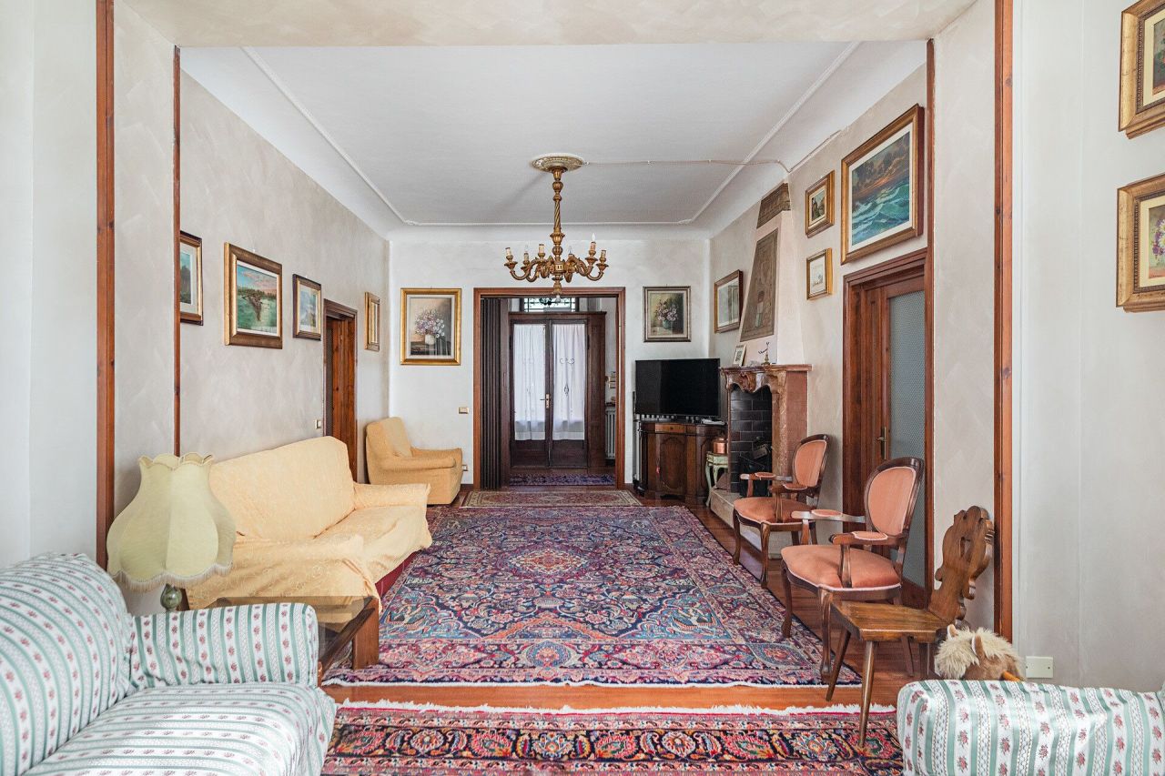 Villa por Lago de Garda, Italia, 650 m² - imagen 12