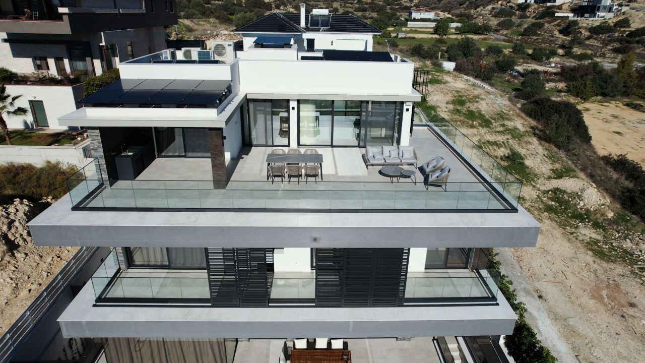 Villa in Limassol, Cyprus, 590 m² - picture 1