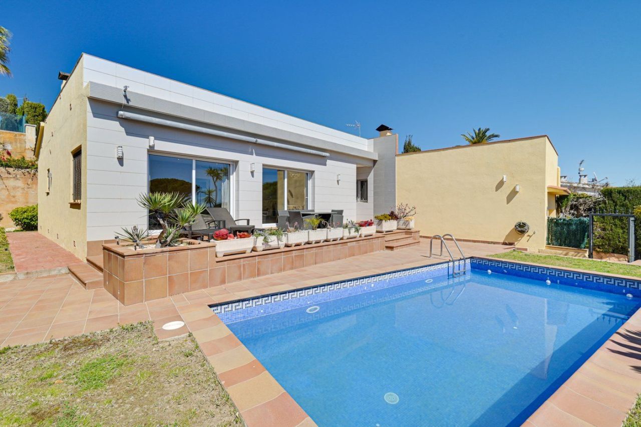 Casa en la Costa Brava, España, 224 m² - imagen 4