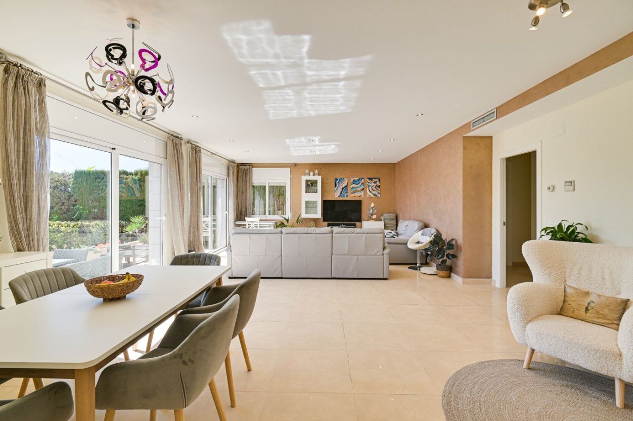 Casa en la Costa Brava, España, 224 m² - imagen 10